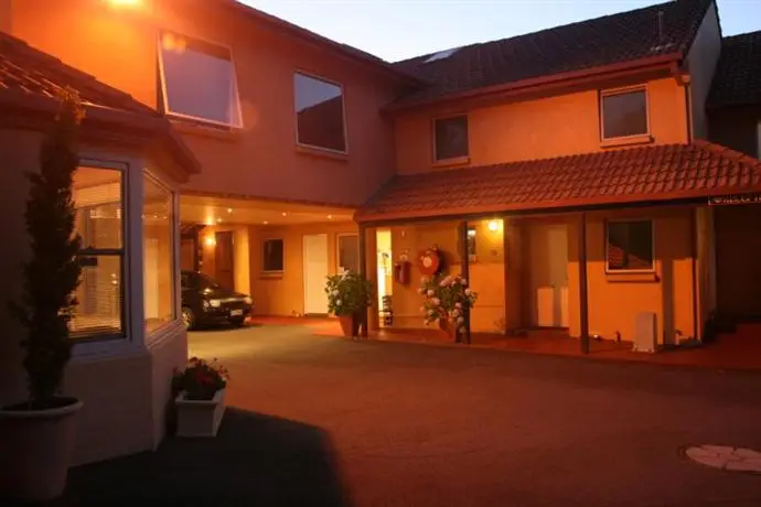 Elphin Motel & Serviced Apartments 