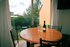 Elphin Motel & Serviced Apartments 