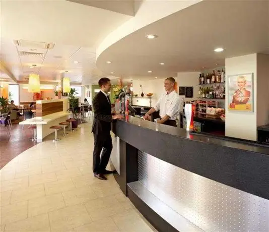 Ibis London Luton Airport