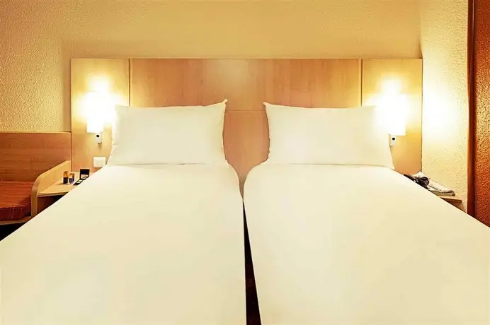 Ibis London Luton Airport 