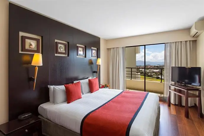 Ramada Hotel & Suites by Wyndham Noumea 