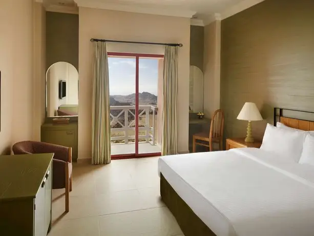 Movenpick Nabatean Castle Hotel 