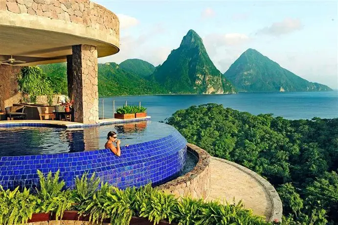 Jade Mountain 