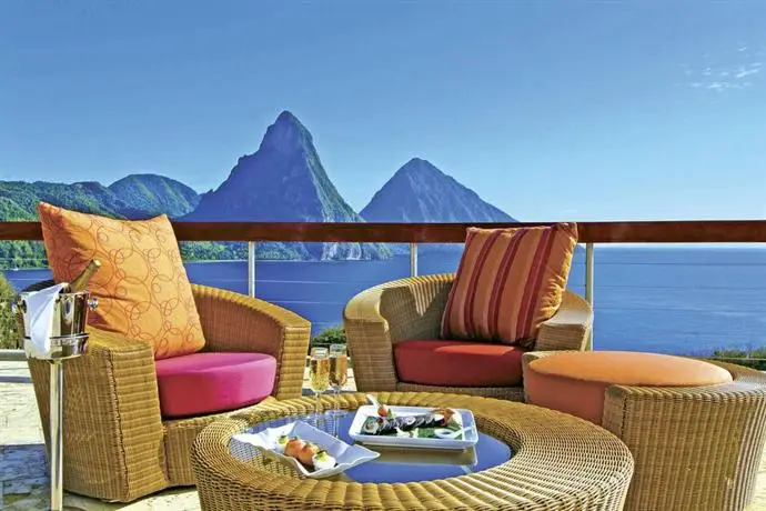 Jade Mountain 