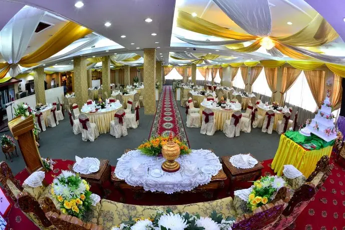 Central Hotel Yangon 