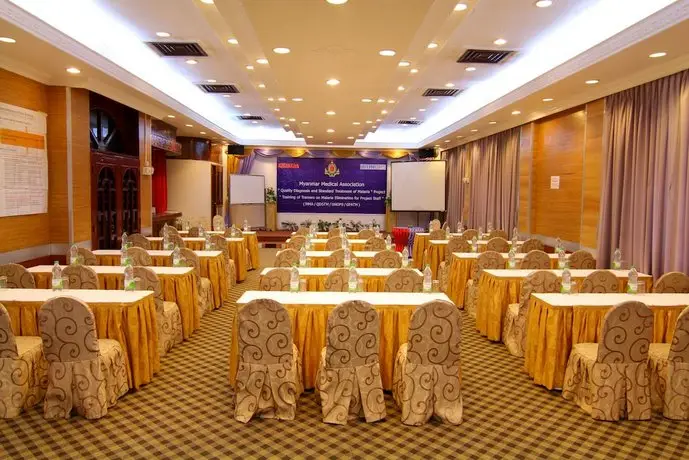 Central Hotel Yangon 