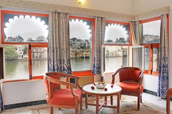 Hotel Sarovar on Lake Pichola