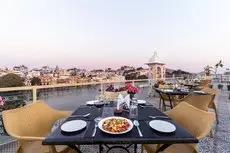 Hotel Sarovar on Lake Pichola 