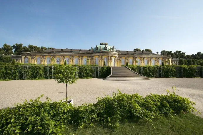 Kongresshotel Potsdam am Templiner See 