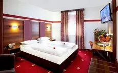 TIPTOP Hotel Burgschmiet Garni 