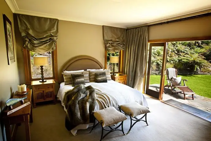 Treetops Lodge & Estate