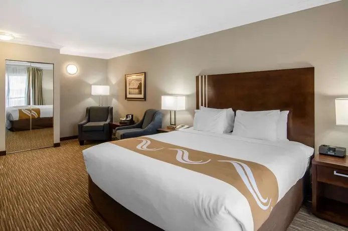 Quality Inn Downtown Inner Harbour 