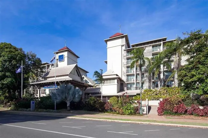 Novotel Cairns Oasis Resort 