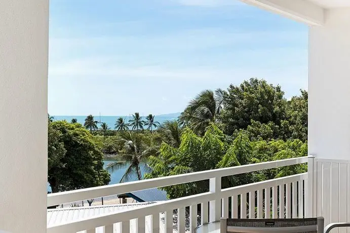 Airlie Beach Hotel 