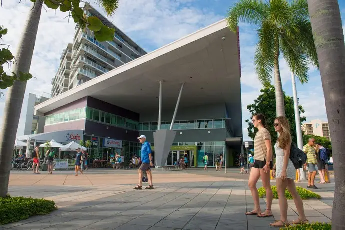 Hides Hotel Cairns 