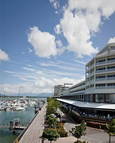 Shangri-La Hotel The Marina Cairns