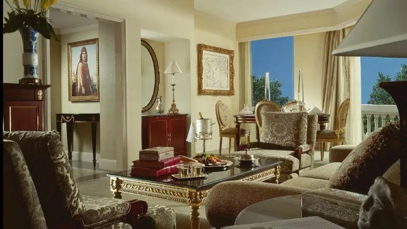 Four Seasons Cairo At The First Residence 