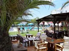 Ninos On The Beach Hotel 