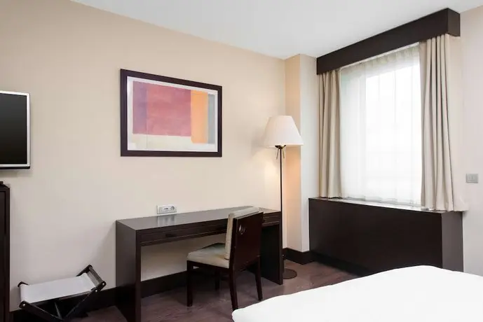 NH Geneva Airport Hotel 