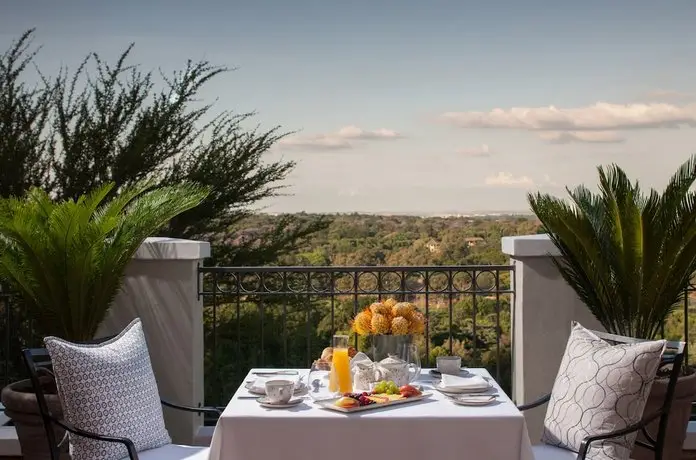 Four Seasons Hotel WestCliff 