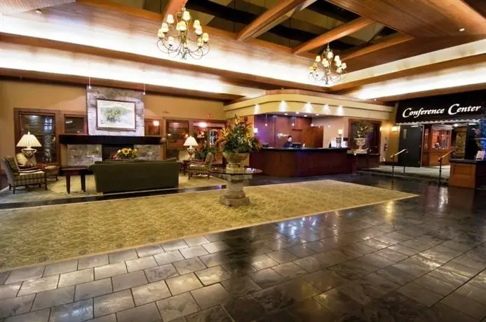 Ramada by Wyndham Kelowna Hotel & Conference Center 