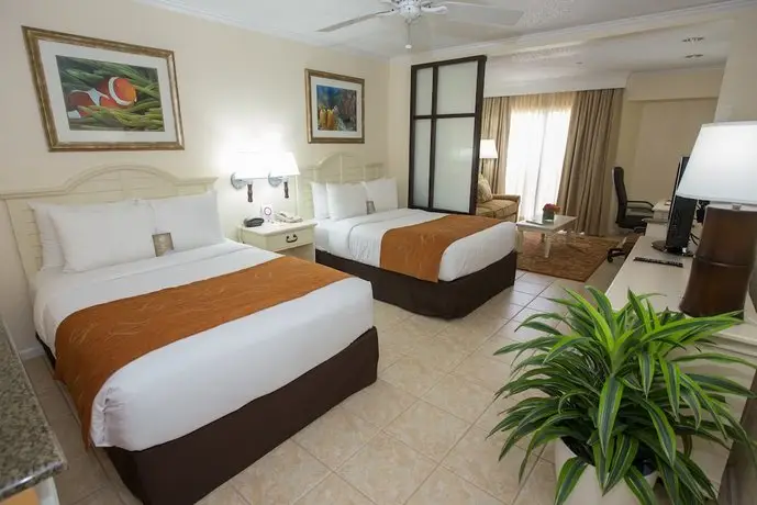 Comfort Suites Paradise Island 