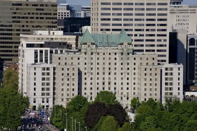 Lord Elgin Hotel 