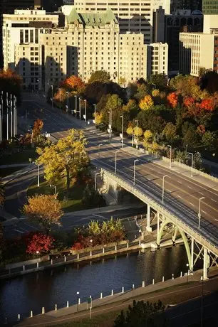 Lord Elgin Hotel 