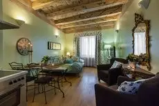 Hotel At the Black Star -Charming Romantic Suites and Apartments 