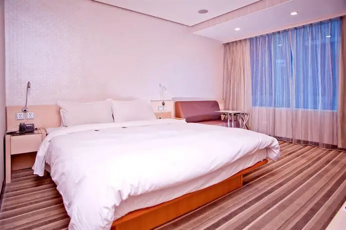 Yomi Hotel - ShuangLian 