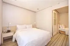 Yomi Hotel - ShuangLian 