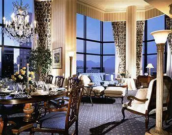 Four Seasons Hotel Vancouver 