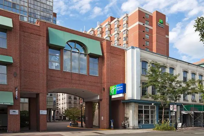 Holiday Inn Express Toronto Downtown 