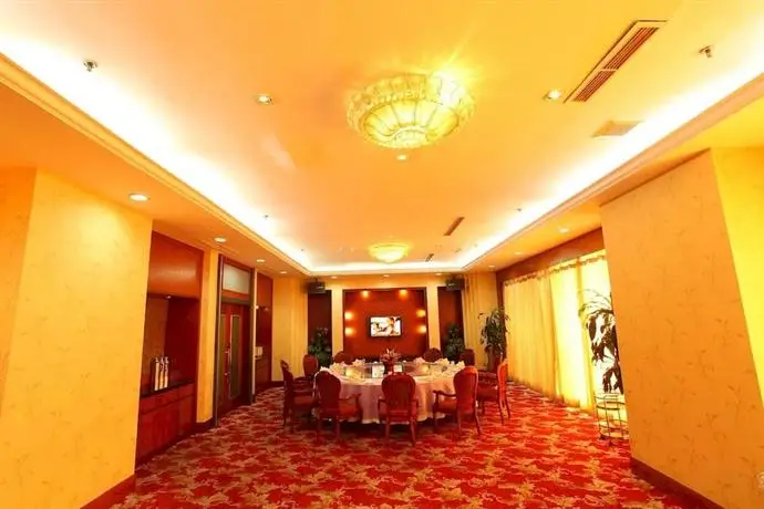 Central Plaza Hotel Dalian 