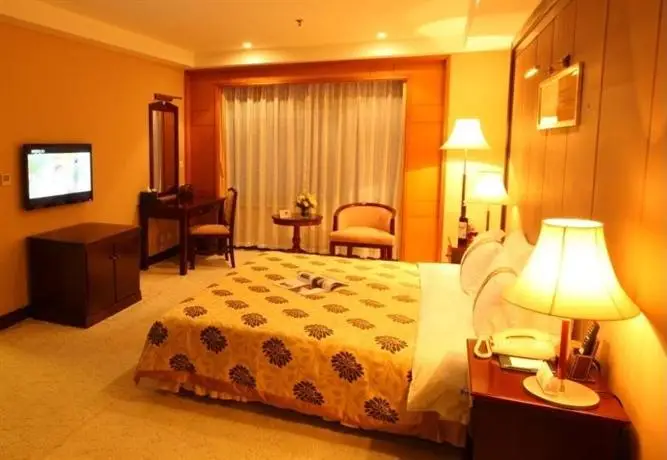 Central Plaza Hotel Dalian 