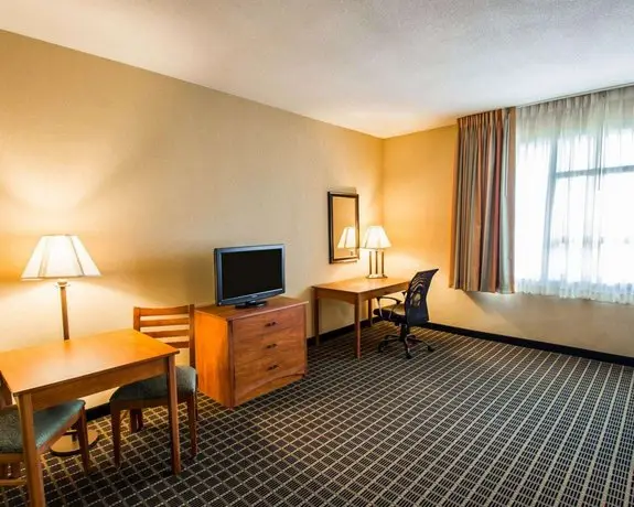 Clarion Inn & Suites Miami International Airport 