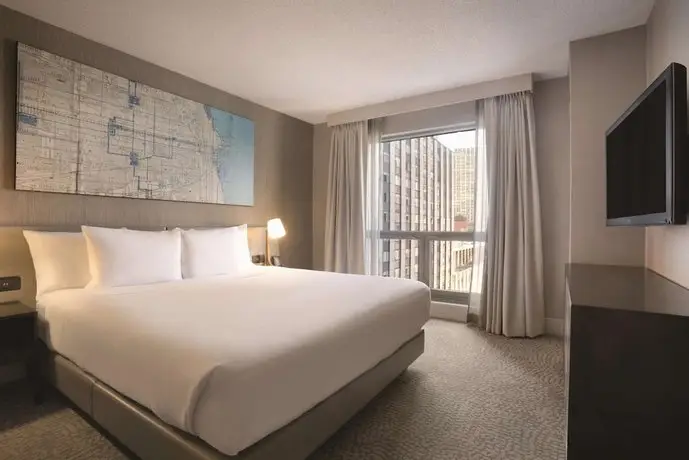 Hilton Chicago/Magnificent Mile Suites 