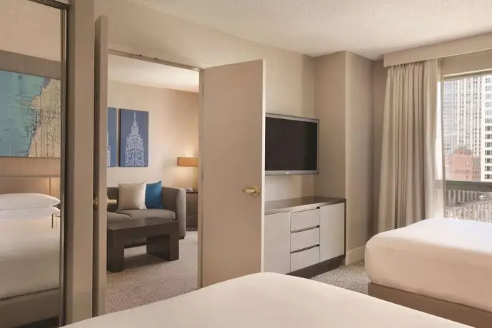 Hilton Chicago/Magnificent Mile Suites 