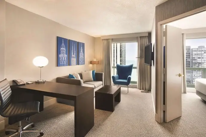 Hilton Chicago/Magnificent Mile Suites 