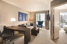 Hilton Chicago/Magnificent Mile Suites 