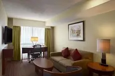 Hilton Chicago/Magnificent Mile Suites 