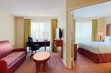 Hilton Chicago/Magnificent Mile Suites 