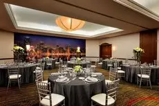 Hilton Chicago/Magnificent Mile Suites 