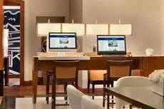 Hilton Chicago/Magnificent Mile Suites 