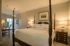 Bienville House Hotel 