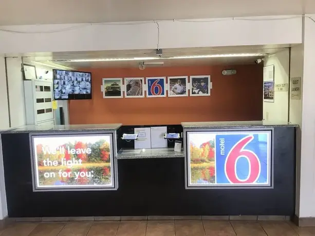 Motel 6 Raleigh - North