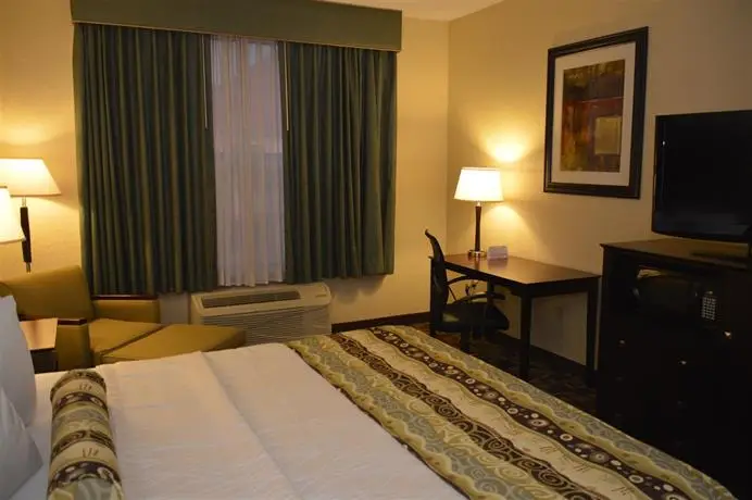 Best Western PLUS Hobby Airport Inn and Suites 