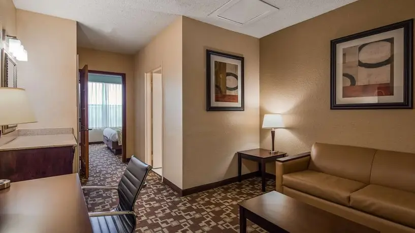 Best Western PLUS Hobby Airport Inn and Suites 