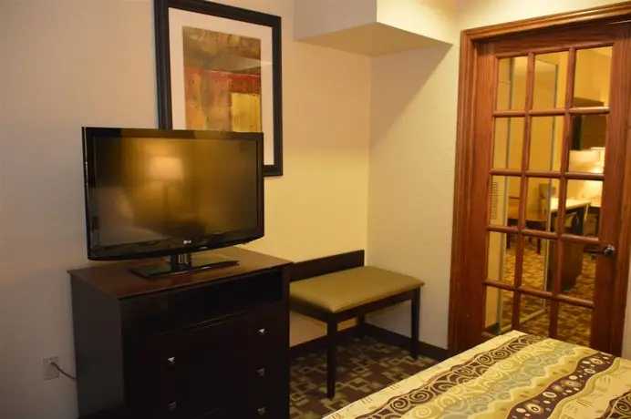 Best Western PLUS Hobby Airport Inn and Suites 