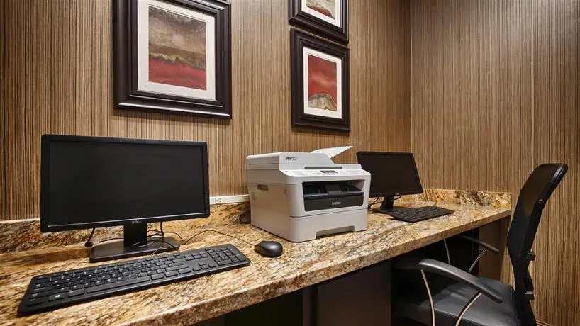 Best Western PLUS Hobby Airport Inn and Suites 